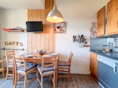 49128634-Original